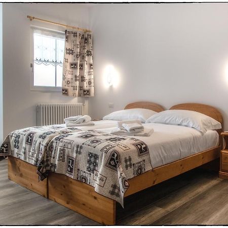 Albergo Ristorante Le Alpi La Frua Buitenkant foto