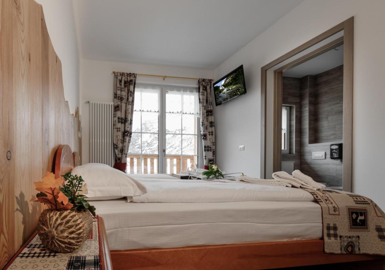 Albergo Ristorante Le Alpi La Frua Buitenkant foto
