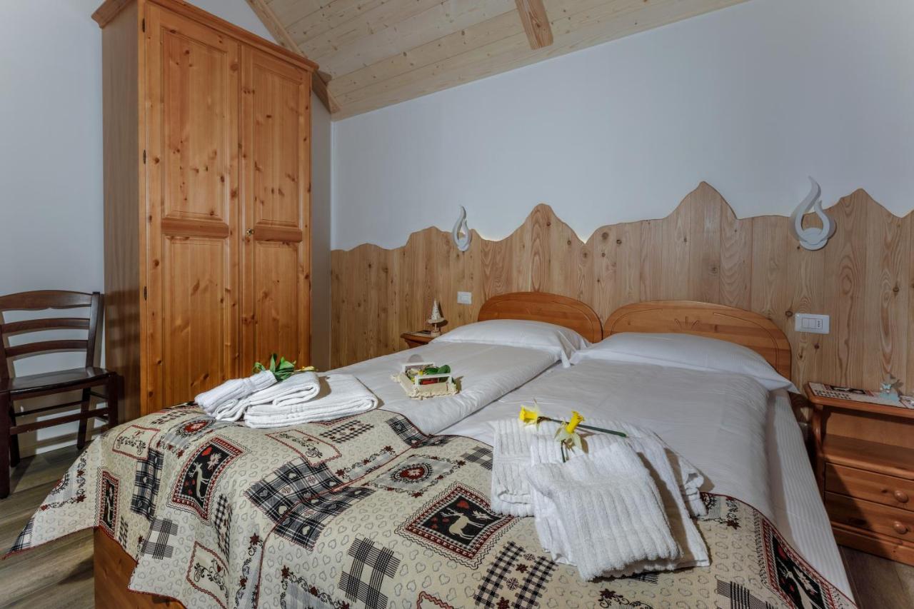 Albergo Ristorante Le Alpi La Frua Buitenkant foto
