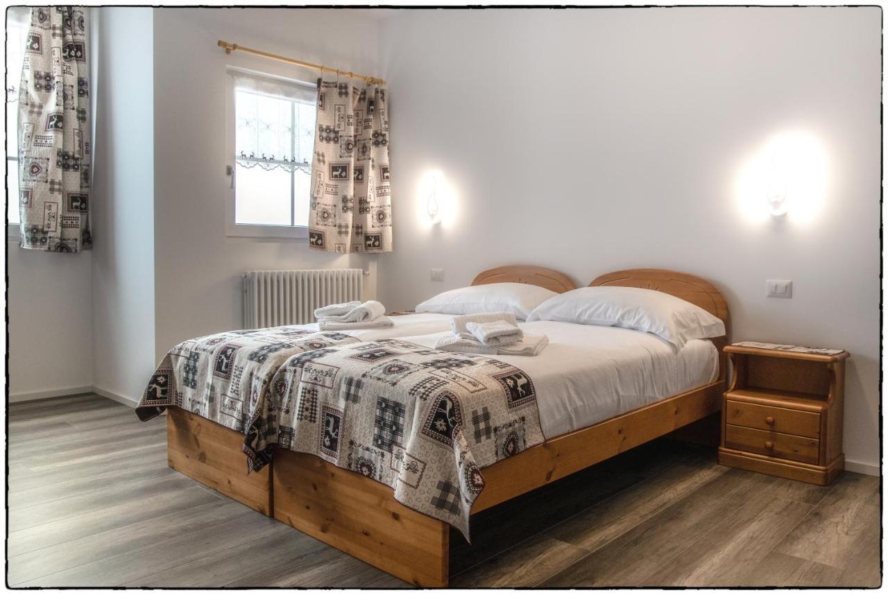 Albergo Ristorante Le Alpi La Frua Buitenkant foto